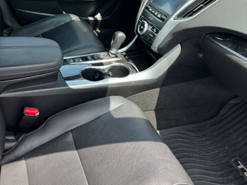 Used 2019 Acura TLX w/ Technology Package FWD image 9