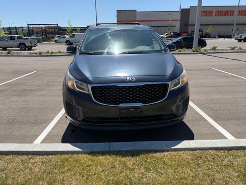 Used 2015 Kia Sedona LX w/ LX Convenience Package FWD image 14