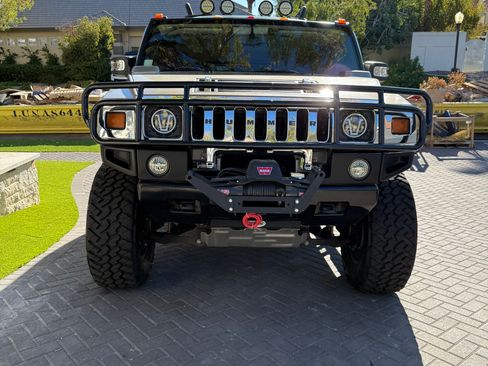 Used 2005 HUMMER H2 w/ Preferred Equipment Group AWD/4WD image 2