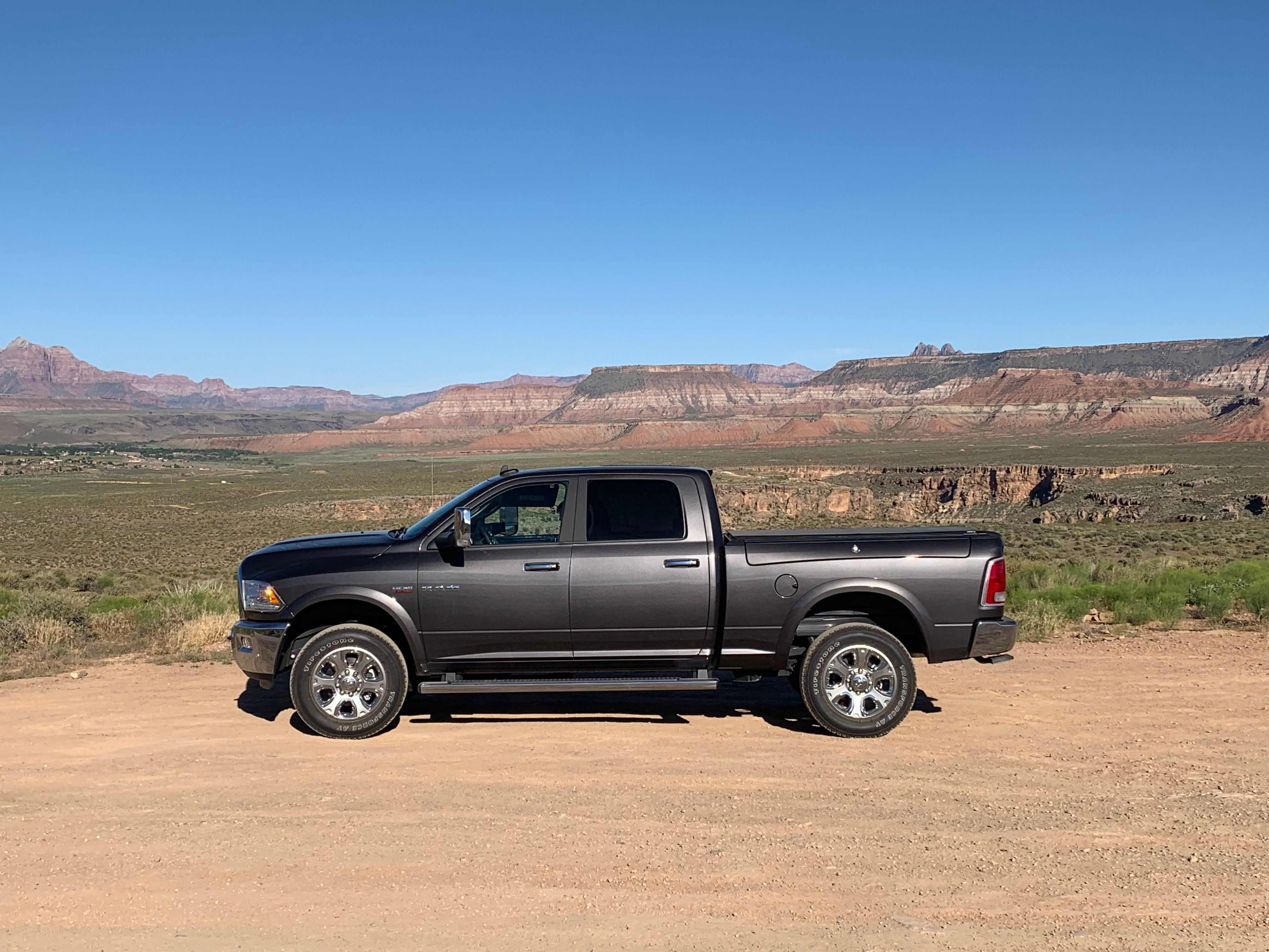 Used 2018 RAM 2500 Laramie w/ Convenience Group AWD/4WD image 4