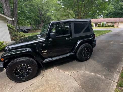 Used 2014 Jeep Wrangler Sahara w/ Connectivity Group AWD/4WD image 9