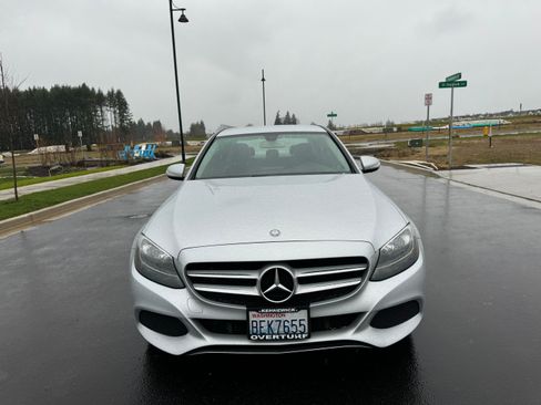 Used 2015 Mercedes-Benz C 300 C 300 4MATIC Sedan 4D image 4