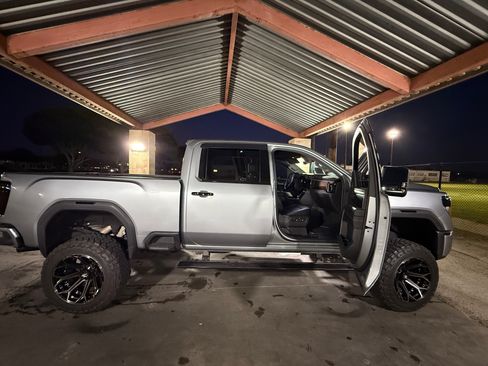 Used 2024 GMC Sierra 2500 Denali w/ Denali Reserve Package image 19