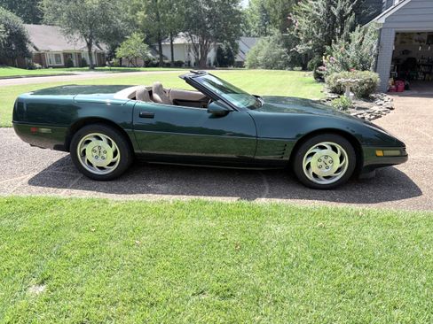 Used 1994 Chevrolet Corvette Convertible RWD image 5