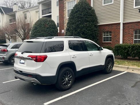 Used 2017 GMC Acadia SLT image 4