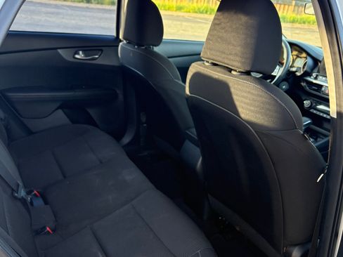 Used 2019 Kia Forte LXS image 18