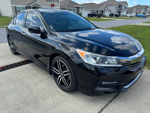 Used 2017 Honda Accord Sport image 9