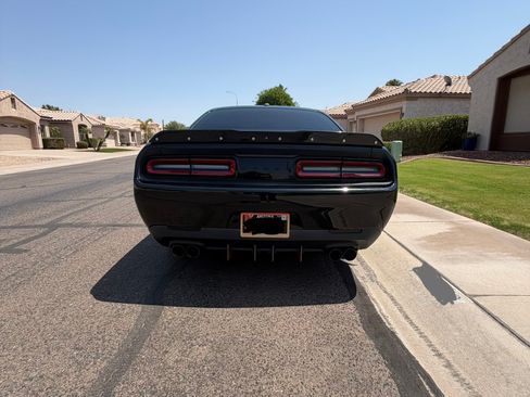 Used 2019 Dodge Challenger SXT RWD image 11