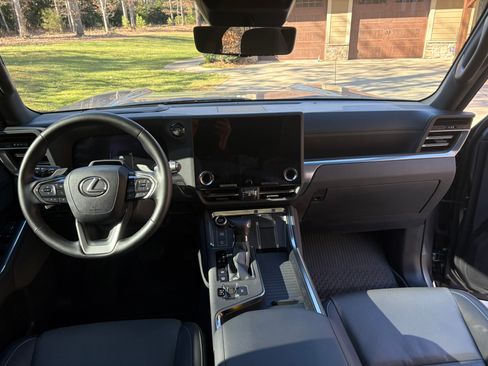 Used 2025 Lexus GX 550 image 25