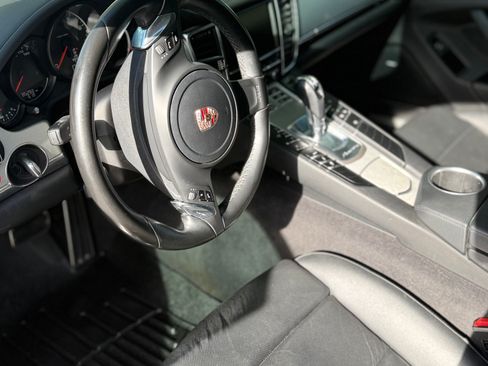 Used 2015 Porsche Panamera 4 image 8