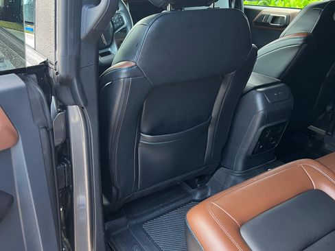 Used 2024 Ford Bronco Outer Banks image 13