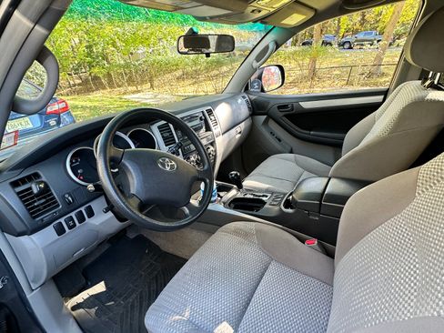 Used 2006 Toyota 4Runner SR5 image 4