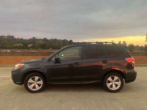 Used 2014 Subaru Forester 2.5i Premium w/ All-Weather Package image 5