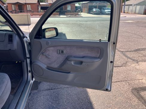 Used 2004 Toyota Tacoma 2WD Regular Cab w/ Enhancement Pkg image 17