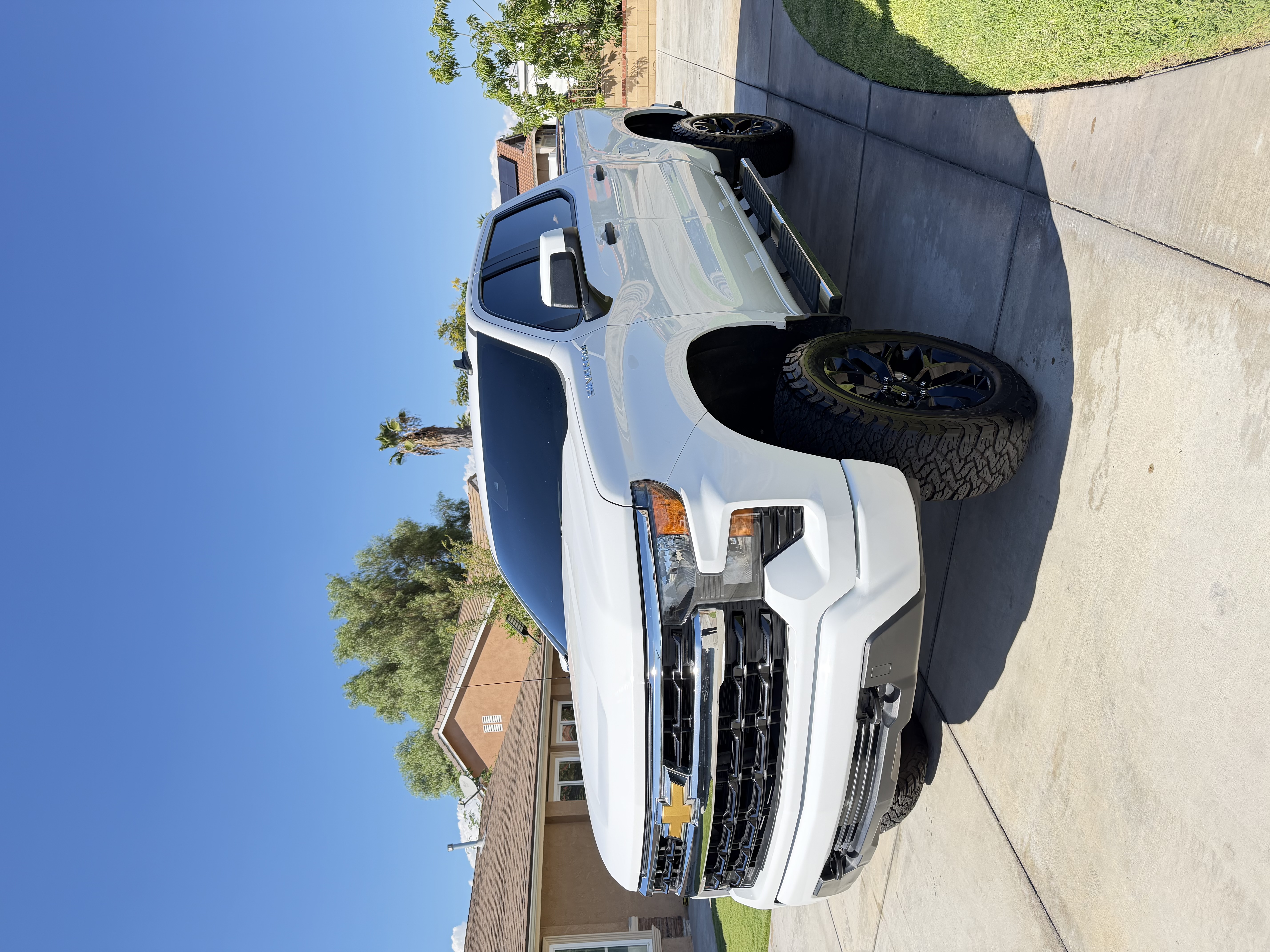 Used 2022 Chevrolet Silverado 1500 Custom RWD image 2