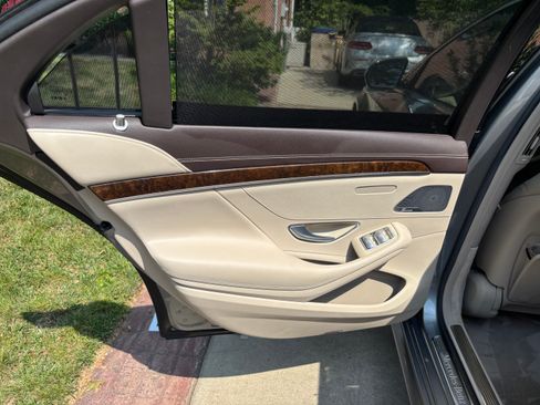 Used 2015 Mercedes-Benz S 550 4MATIC Sedan image 17