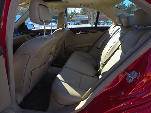 Used 2013 Mercedes-Benz C 300 4MATIC Sedan image 13