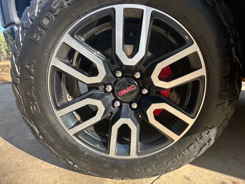 Used 2019 GMC Sierra 1500 AT4 w/ AT4 Premium Package image 9