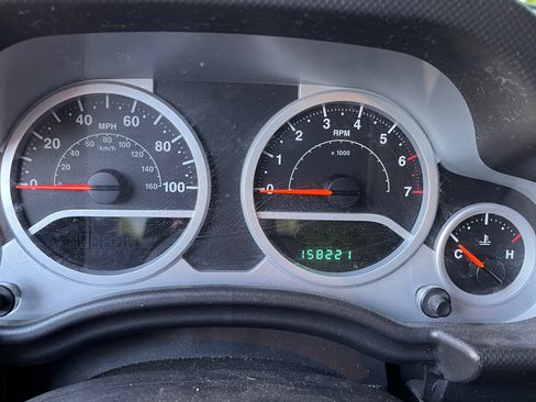 Used 2010 Jeep Wrangler Unlimited Sport AWD/4WD image 12