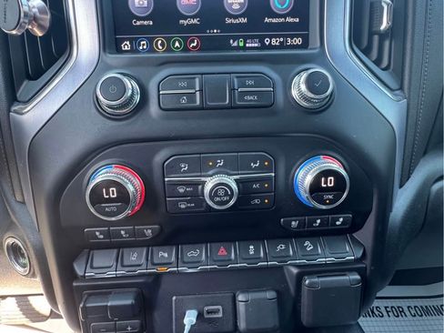 Used 2020 GMC Sierra 2500 SLT w/ SLT Premium Plus Package image 14