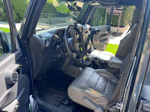 Used 2007 Jeep Wrangler Unlimited Sahara RWD image 16