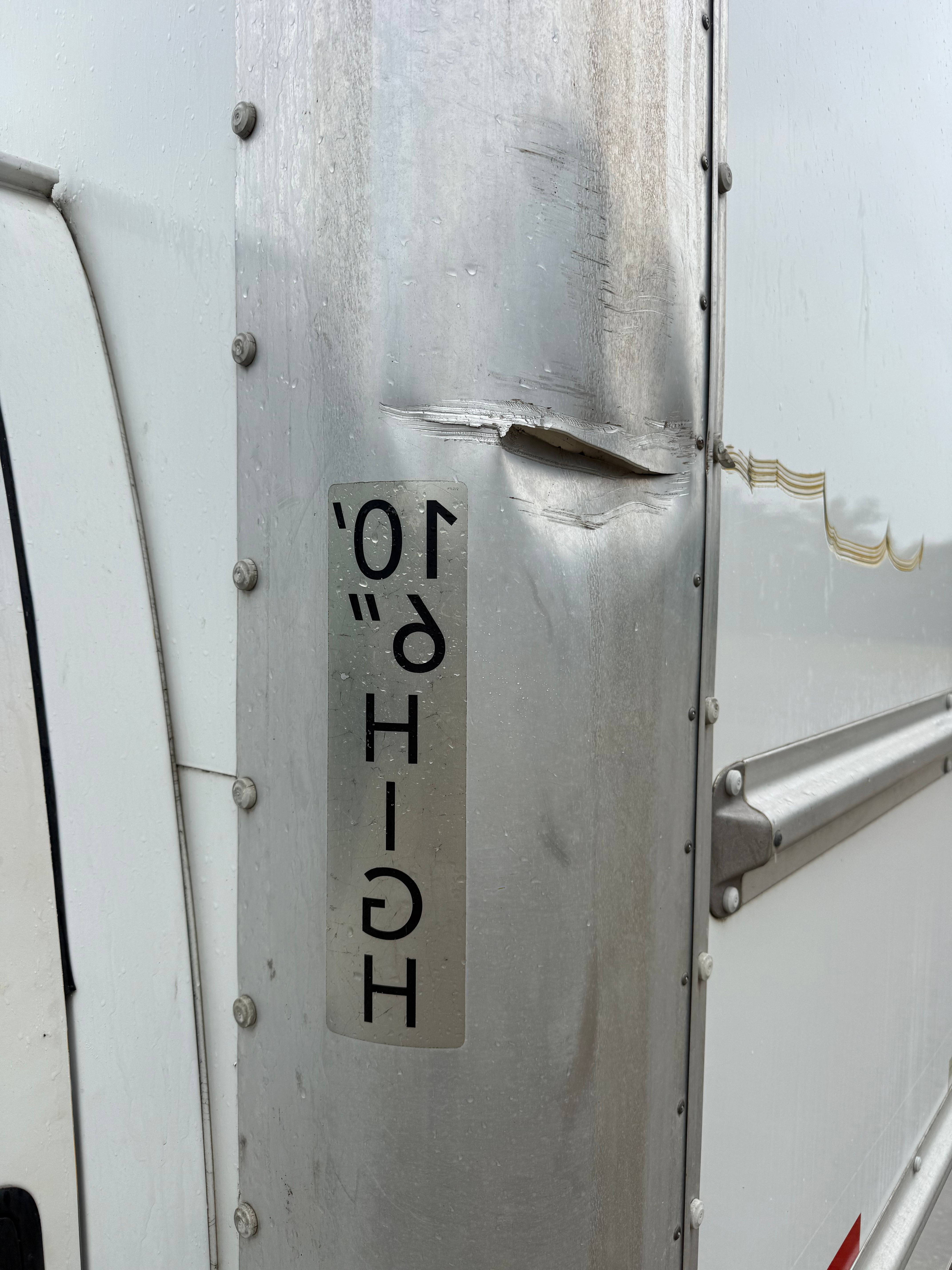 Used 2010 GMC Savana 3500 Extended RWD image 9
