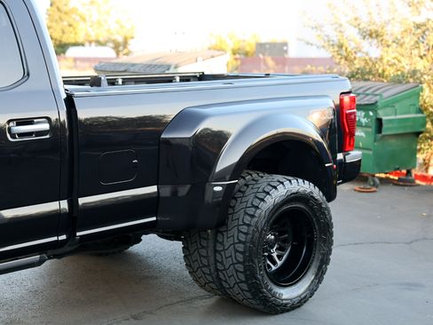 Used 2021 Ford F450 Limited w/ FX4 Off-Road Package AWD/4WD image 11