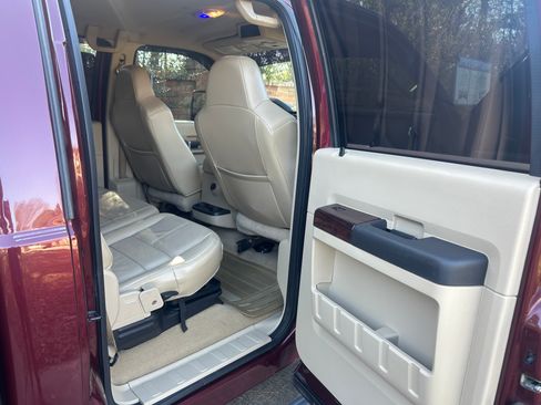 Used 2008 Ford F250 Lariat image 10