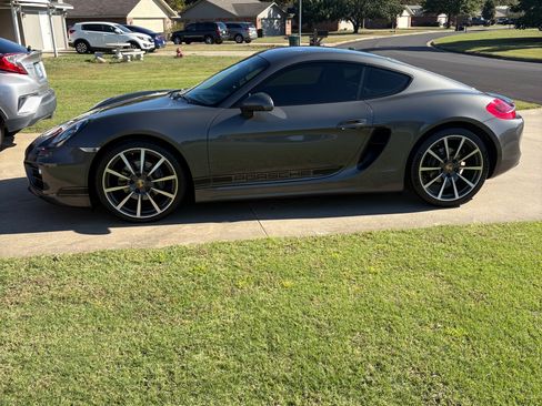 Used 2014 Porsche Cayman image 1