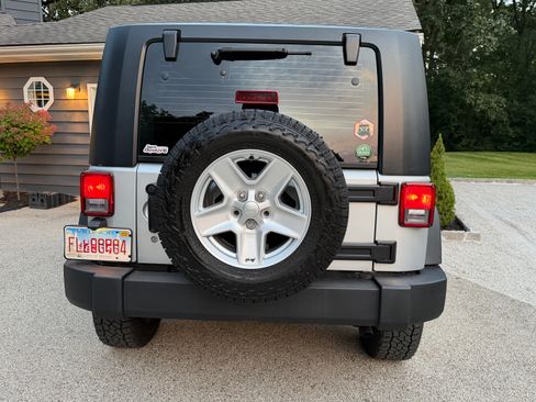 Used 2008 Jeep Wrangler X AWD/4WD image 12