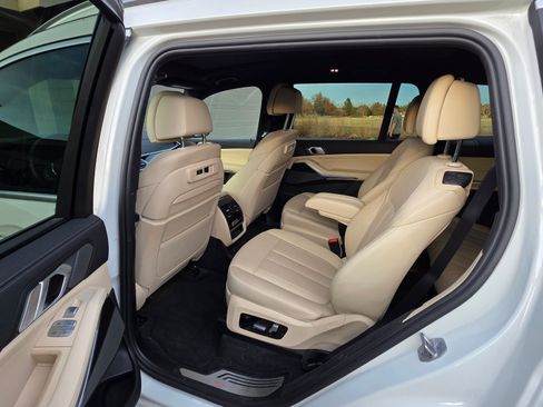 Used 2021 BMW X7 xDrive40i w/ Premium Package image 26