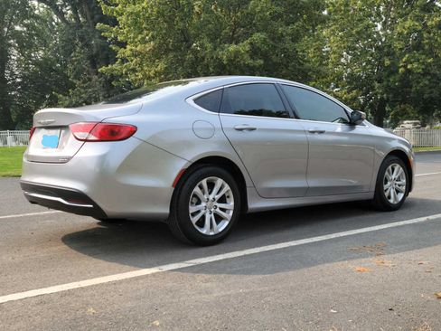 Used 2015 Chrysler 200 Limited image 6