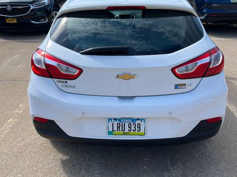 Used 2017 Chevrolet Cruze LT w/ Convenience Package image 5