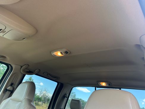 Used 2004 Ford F250 Lariat AWD/4WD image 26