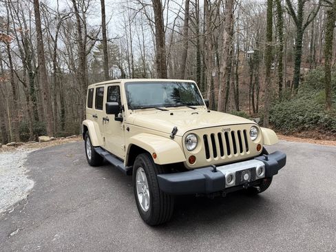 Used 2011 Jeep Wrangler Unlimited Sahara w/ Dual Top Group image 8