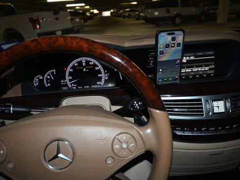 Used 2013 Mercedes-Benz S 550 image 23