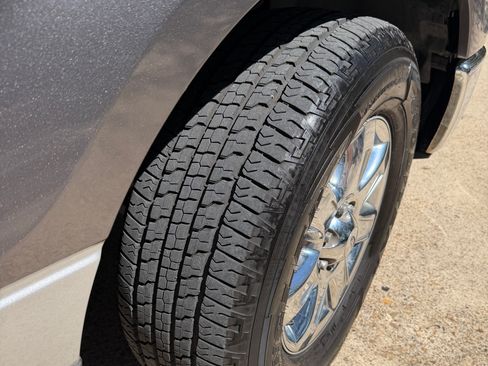 Used 2014 Ford F150 XLT w/ XLT Chrome Package image 11