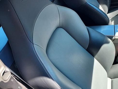 Used 2005 Chrysler Crossfire Limited image 6