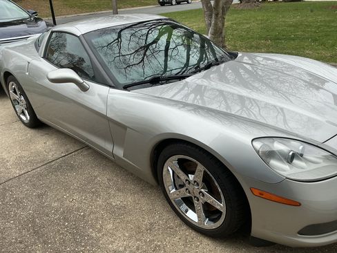 Used 2005 Chevrolet Corvette Coupe 2D w/ Preferred Equipment Group image 2