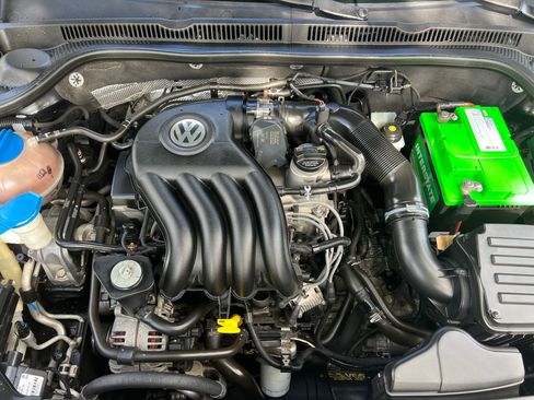 Used 2014 Volkswagen Jetta S image 2