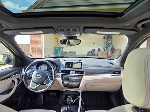 Used 2021 BMW X1 xDrive28i w/ Premium Package image 12