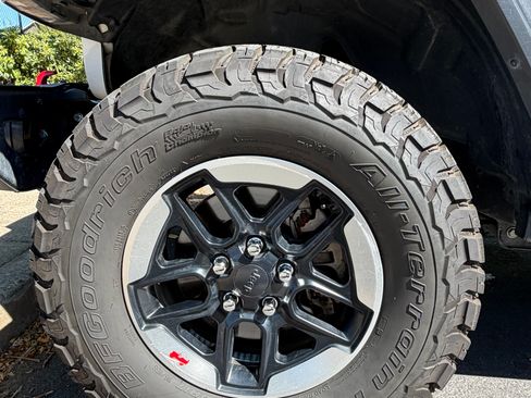 Used 2020 Jeep Wrangler Rubicon w/ Steel Bumper Group AWD/4WD image 15