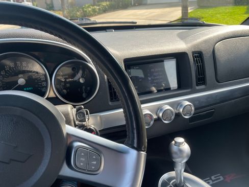 Used 2004 Chevrolet SSR w/ Preferred Equipment Group image 11