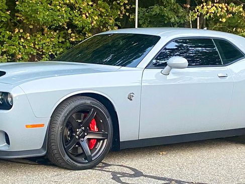 Used 2022 Dodge Challenger SRT Hellcat Redeye RWD image 1