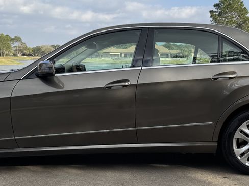Used 2011 Mercedes-Benz E 350 4MATIC Sedan image 6