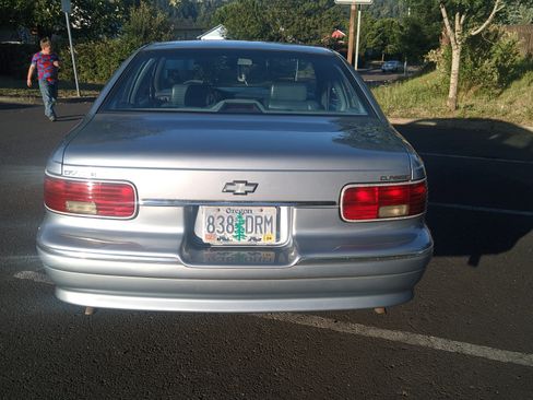 Used 1995 Chevrolet Impala Sedan image 21