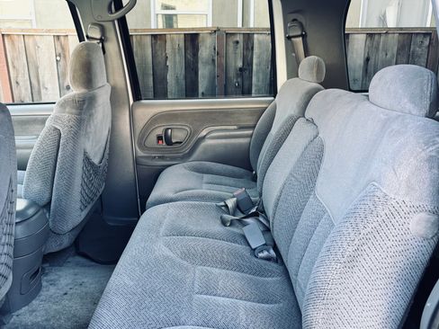 Used 1999 Chevrolet Suburban 4WD w/ Preferred Equipment Group 2 image 12