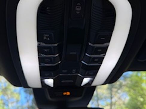 Used 2018 Porsche Macan Sport Edition image 14