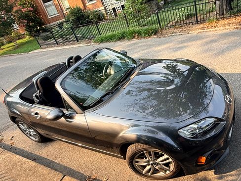 Used 2014 MAZDA MX-5 Miata Sport w/ Convenience Package RWD image 2