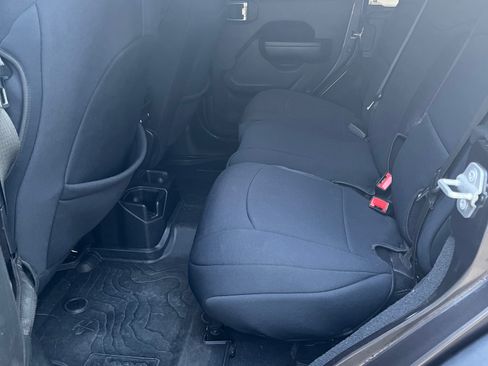 Used 2021 Jeep Wrangler Unlimited Sport image 11